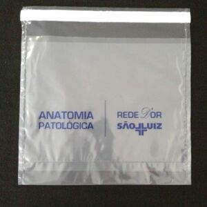 ENVELOPE PLÁSTICO PARA COLETA DE MATERIAL BIOLÓGICO MBL E ANATOMIA PATOLÓGICA COM ABA E FITA E BOLSA CANGURU