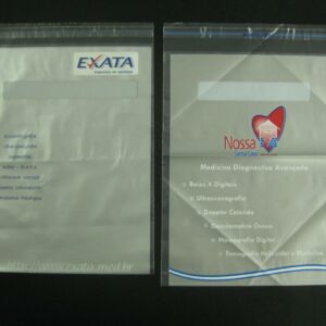 ENVELOPE PLÁSTICO PARA ENTREGA DE EXAMES DE DIAGNÓSTICO COM JANELA ABA E FITA 3