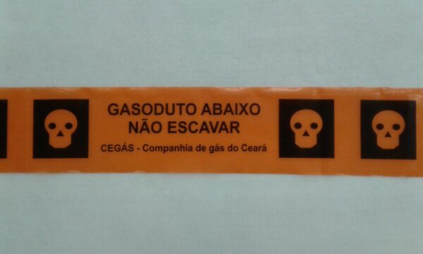 FAIXA DE SINALIZAÇÃO E SEGURANÇA SUBTERRÂNEA GASODUTO ABAIXO NÃO ESCAVAR