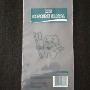 SACO PLÁSTICO COM FECHO ZIP PARA KIT HIGIENE BUCAL COM FURO PARA DISPLAY