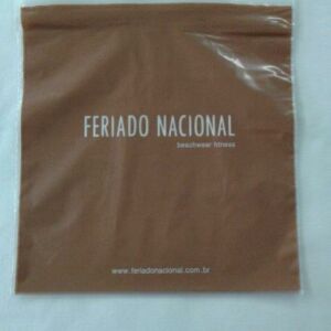 SACO PLÁSTICO COM FECHO ZIP PARA MODA PRAIA E FITNESS