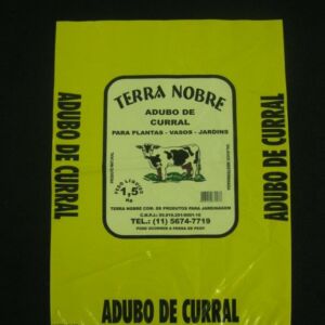 SACO PLÁSTICO PARA ADUBO DE CURRAL COM ABERTURA NA PARTE SUPERIOR