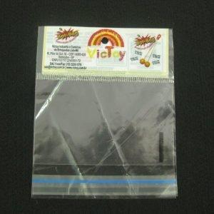 SACO PLASTICO PARA BRINQUEDOS E PRODUTOS INFANTIS COM SOLAPA E FURO PARA DISPLAY COM ABA E FITA