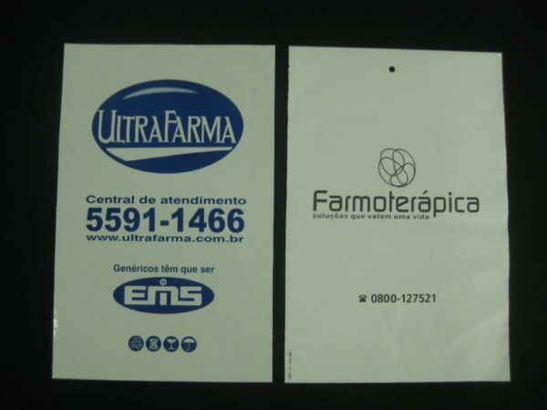 SACO PLÁSTICO PARA PRODUTOS FARMACÊUTICOS COM ABERTURA NA PARTE SUPERIOR E FURO PARA DISPLAY