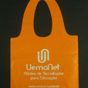 SACOLA PLÁSTICA ALÇA BOCA VAZADA CADEADO OMBRO 2