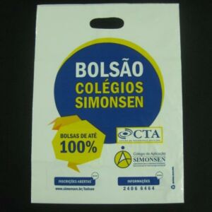 SACOLA PLÁSTICA  ALÇA BOCA VAZADA PARA COLÉGIOS, FACULDADES, UNIVERSIDADES PARA AÇÃO PROMOCIONAL