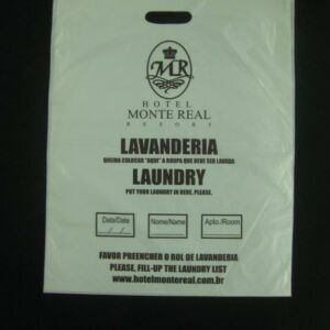 SACOLA PLÁSTICA  ALÇA BOCA VAZADA  PARA COLETA DE ROUPAS PARA LAVAR, PARA HOTEIS, FLATS, LAVANDERIAS E POUSADAS