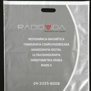 SACOLA PLÁSTICA ALÇA BOCA VAZADA PARA LABORATÓRIOS, CLÍNICAS E HOSPITAIS